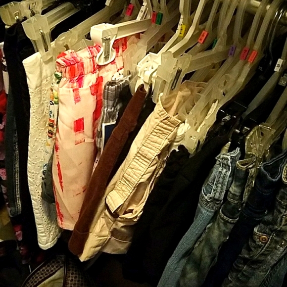 5lbs MYSTERY BOX  ITEMS FOR **ReSale** - Picture 7 of 8